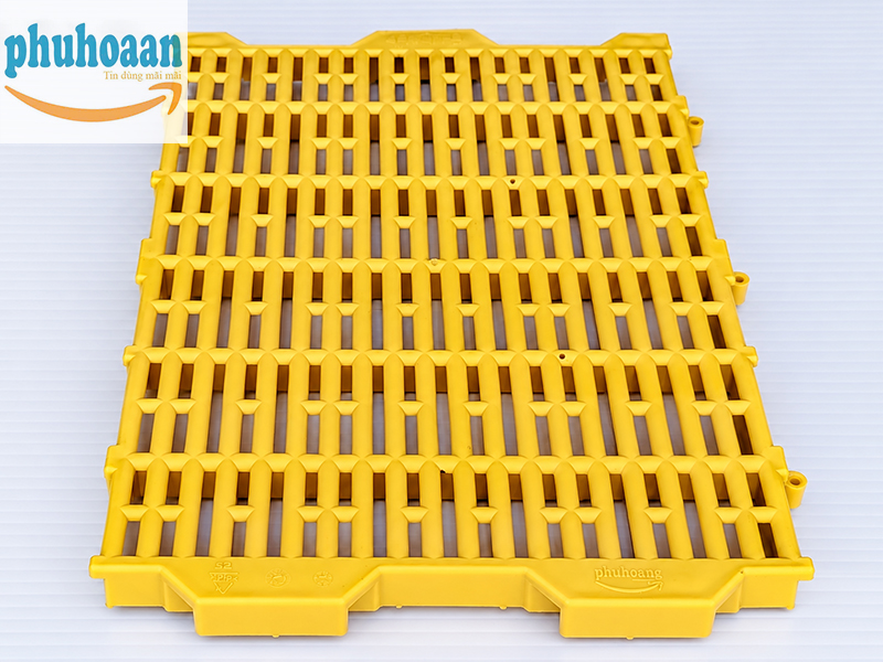 Tấm nhựa lót sàn chuồng heo (chuồng chó) 40x60