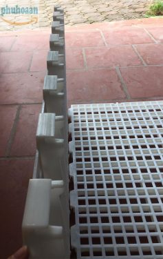 Tấm nhựa lót sàn chuồng dê Phú Hòa An