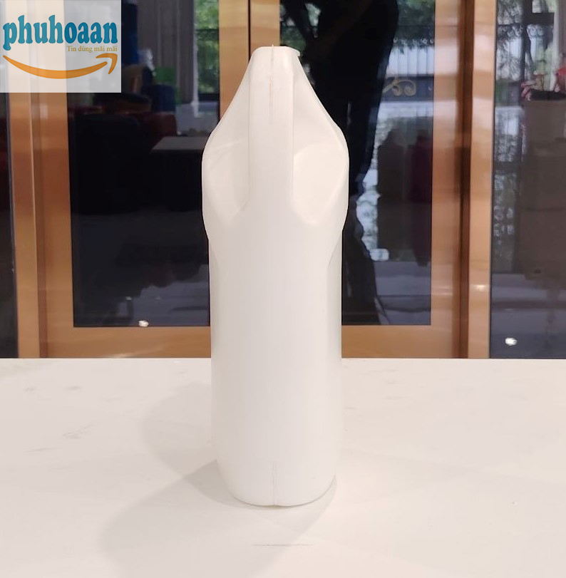 Mua can 2 lít V2 dẹt vòi nhấn giá rẻ tận xưởng