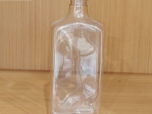 Chai nhựa đựng rượu 600ml giá rẻ